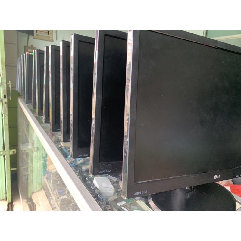 MONITOR LED LG 20 INCH LIKE NEW SEPRTI DI GAMBAR