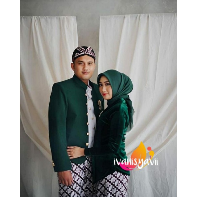 Couple Adat Jawa ( Beskap Hewes Hijau - Kebaya Hijau ) , Batik Motif Parang KeciL