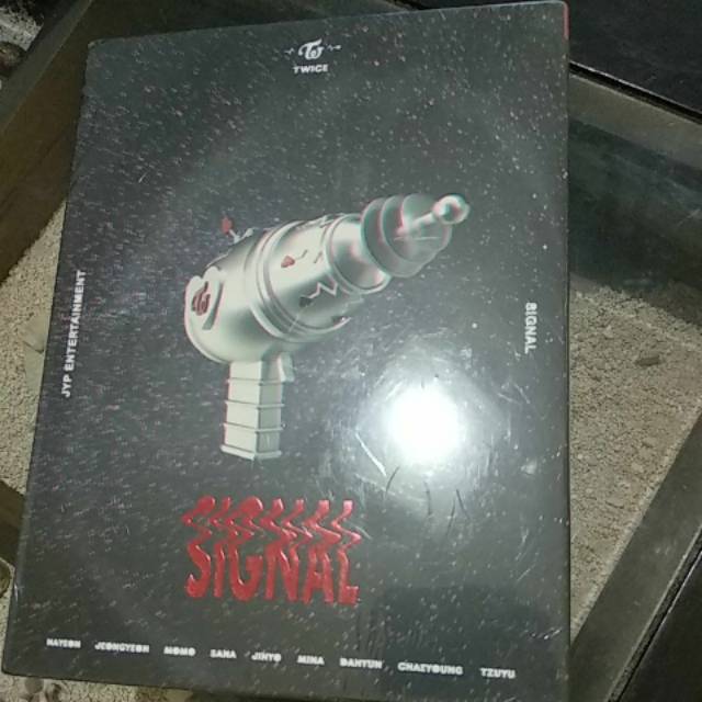 Album TWICE signal monograph LIMITED EDITION