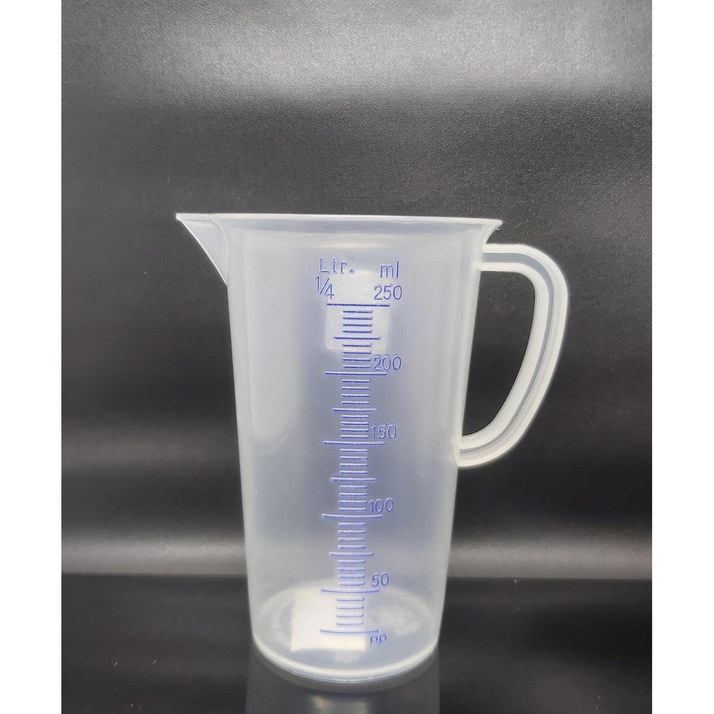 Gelas Ukur 250 Ml Takaran 250 Cc Bahan Plastik Tebal Merk Green Leaf Shopee Indonesia