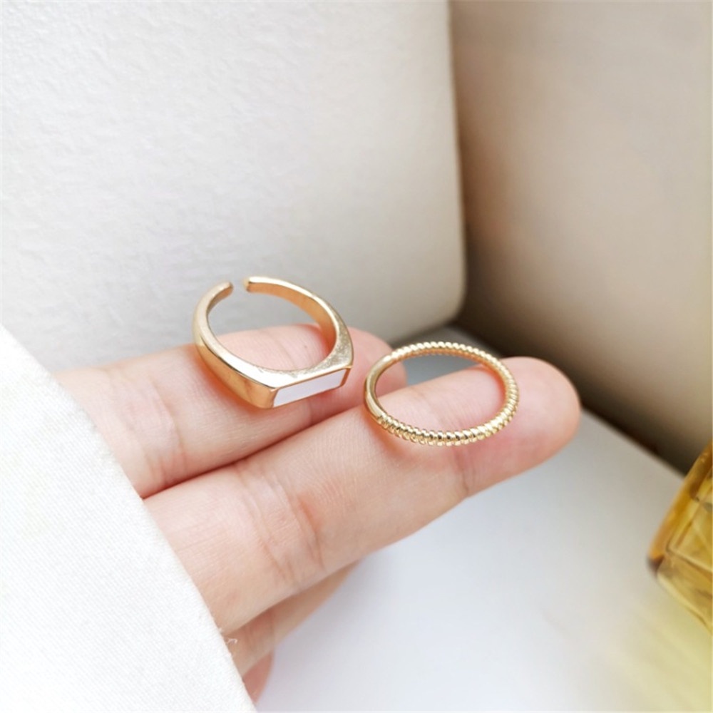 2pcs / set Cincin Jari Adjustable Gaya Retro Untuk Wanita