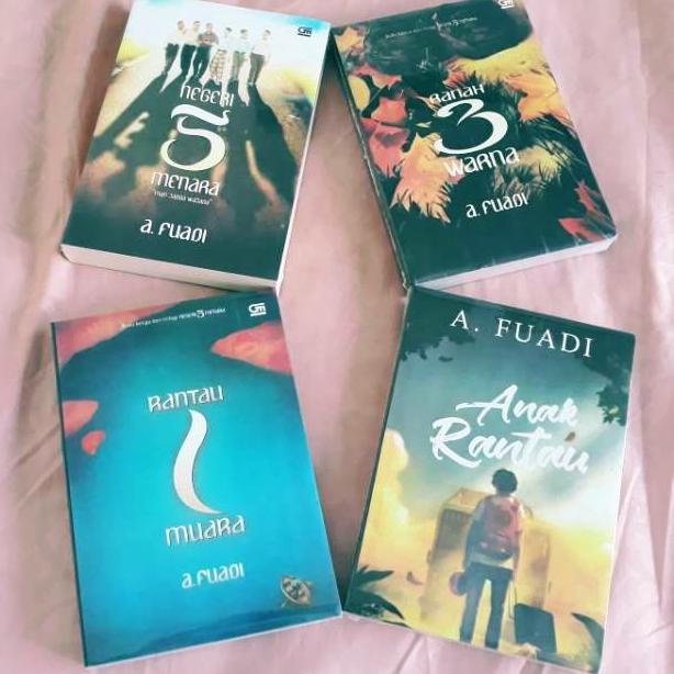 

Novel A fuadi negeri 5 menara ranah 3 warna rantau 1 muara anak rantau Star Seller