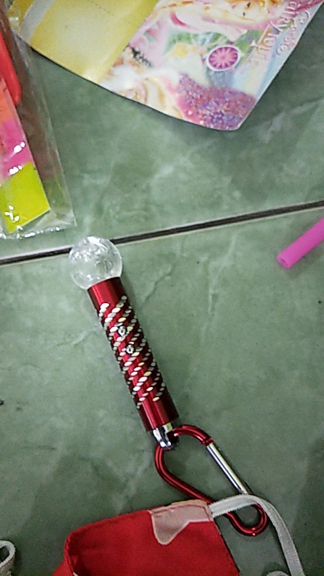 Gantungan Laser Ulir