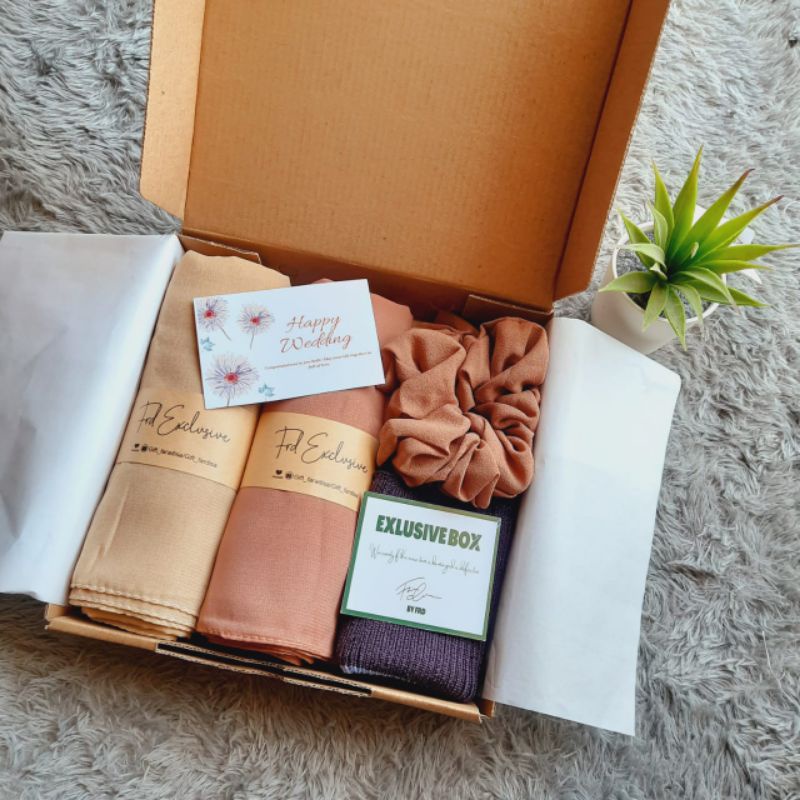 

hampers 2hijab goft box idul adha idul fitri kado hadian kelulusan