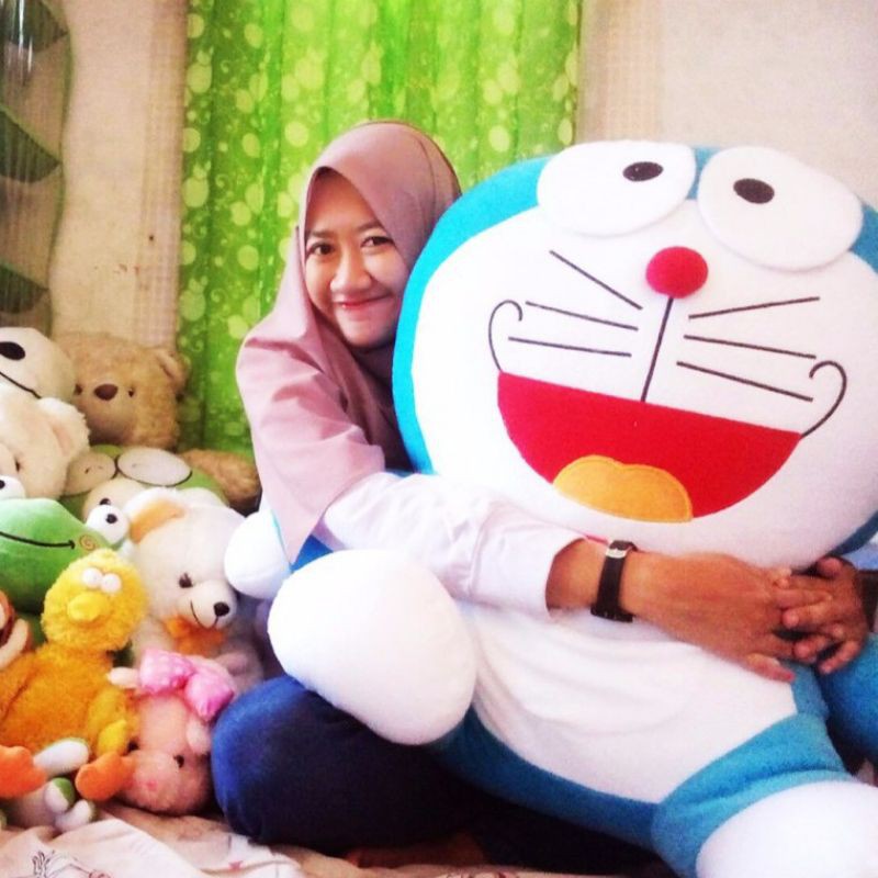 doraemon duduk super jumbo