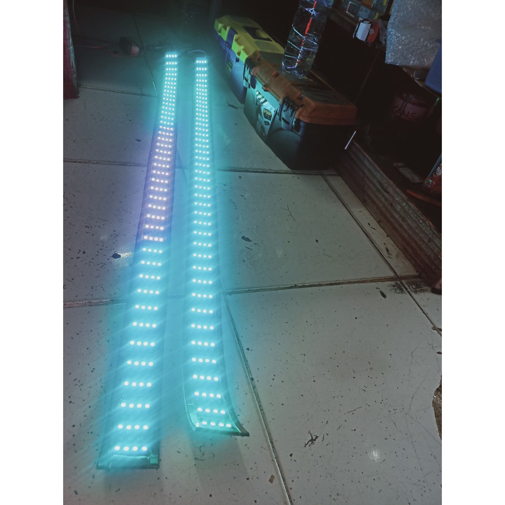 STROBO KACA DEPAN MOBIL 140 cm,  PICKUP-BUS-TRUCK-ENGKEL-MOBIL BOX