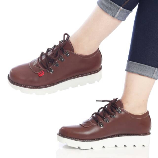 Sepatu Boot / Sepatu Boot Wanita / Sepatu Boots Wanita / Sepatu Boot Kickers / Sepatu Boot Coklat