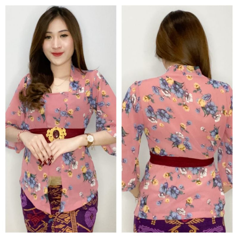 Kebaya Bali Jadi Atasan Sifon Bunga