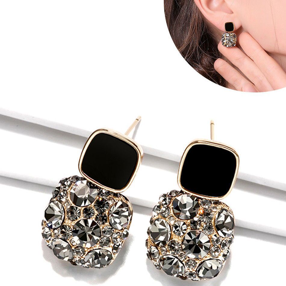 Anting Geometri Drop Diamond Model Korea Elegant