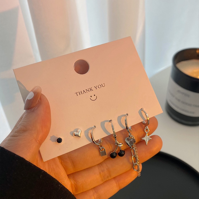 Anting Stud Rantai Drop Oil Bentuk Hati Salib Beruang Bahan 925 Silver Untuk Wanita