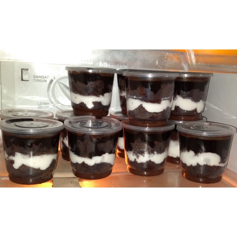 

Brownies Cup Cokelat 150 ML