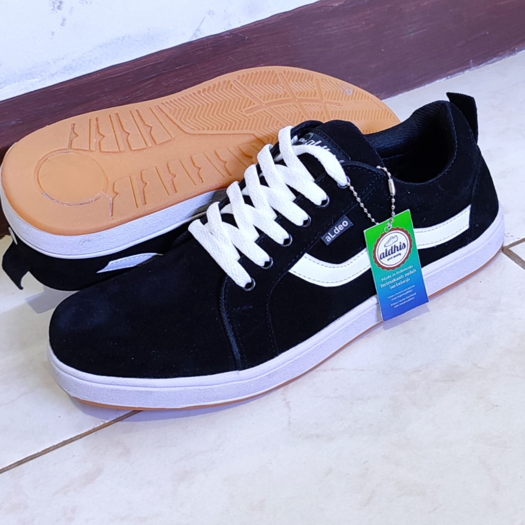 Sepatu Pria Sneakers Original Aldhis ALdeo Hitam Keren Buat Gaya 2022 Terbaru Sneaker Cowok Dewasa Kekinian