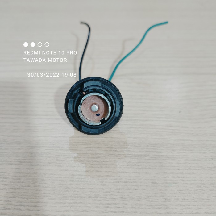 SOKET FITTING LAMPU SEN BELAKANG MOBIL UNIVERSAL KAKI 1