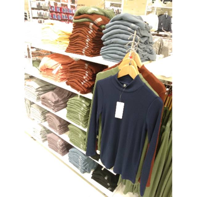 Uniqlo t-shirt rib high neck