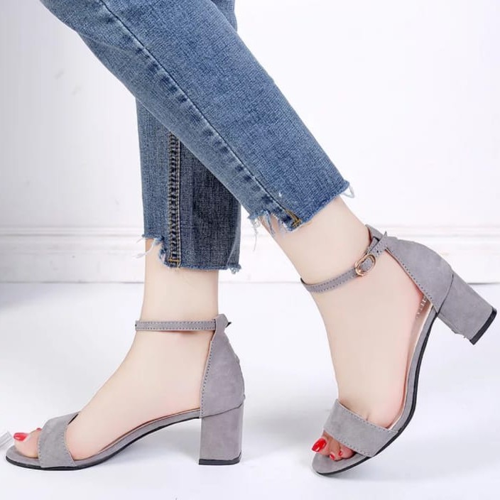 Arlaine- Casual Polos Suede / Sandal Heels Wanita / Heels 5Cm / Heels Tali [Abu-Abu]