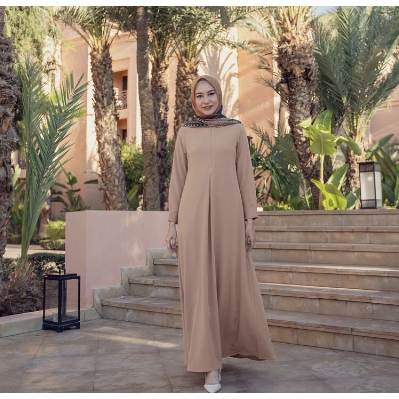 Preloved Qirani Plain Dress HL Brulee Size M by Heaven Lights