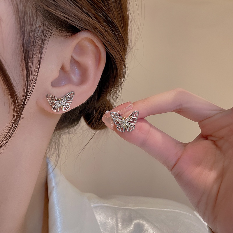 Anting Tusuk silver 925 Desain Kupu-Kupu Hollow Hias Zircon Untuk Wanita