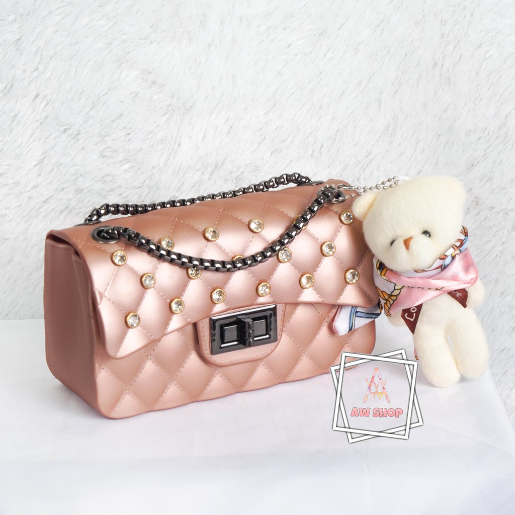 Tas Selempang Wanita Jelly Matte Diamond Kotak Size 18 Cm Rantai Hitam (Gratis Boneka &amp; Syal)