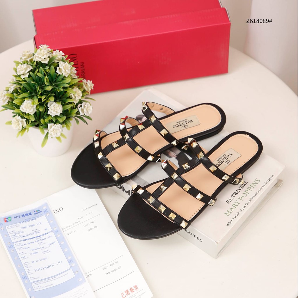 V Garavani Rockstud Slides Z618089