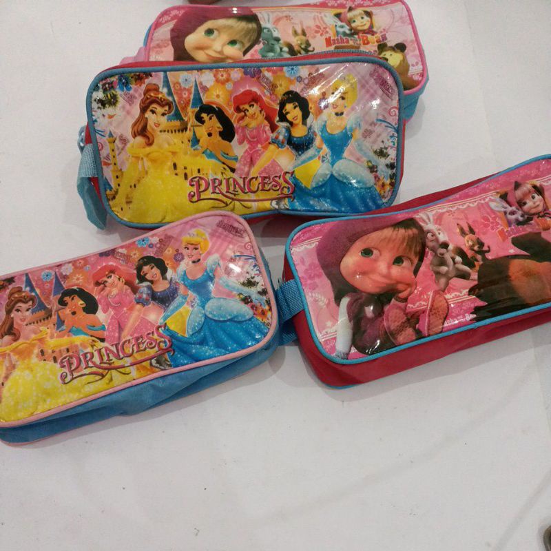 

Kotak Pensil Karakter Kartun Barbie