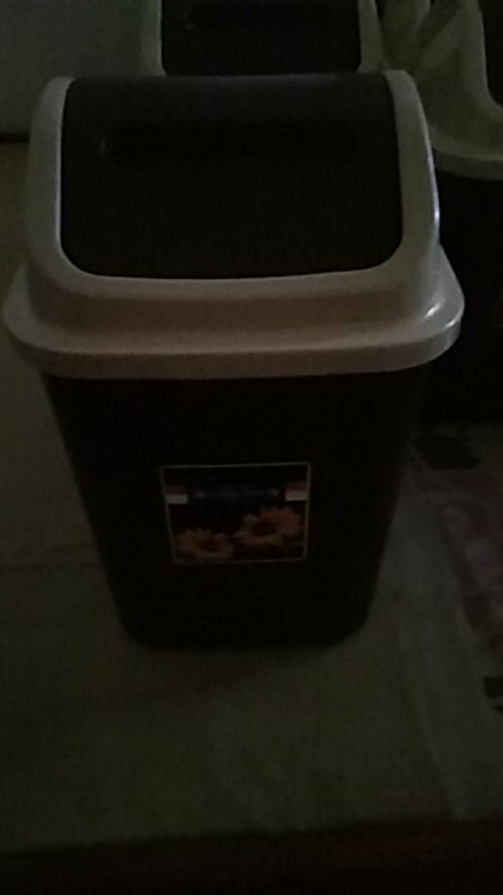 Tempat Sampah Square Tutup Goyang Coklat Lucky Star 25 Lt