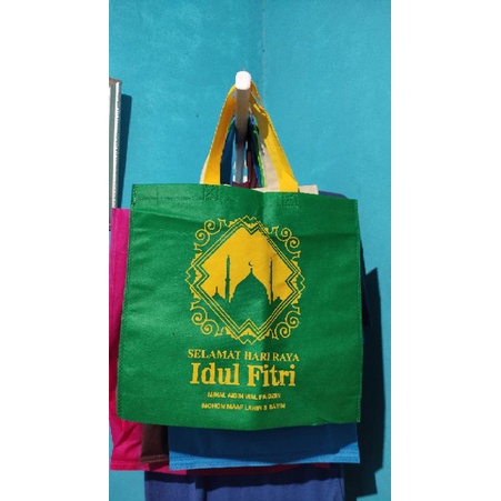 

TAS PARCEL LEBARAN 1 LUSIN