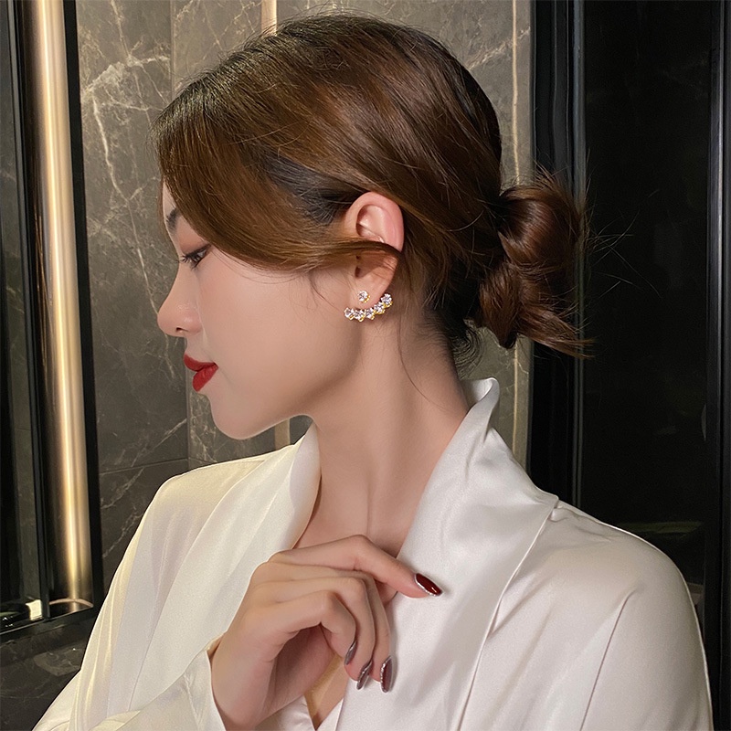 Anting Stud Kristal Melengkung Warna Emas Gaya Elegan Untuk Aksesoris Perhiasan Wanita