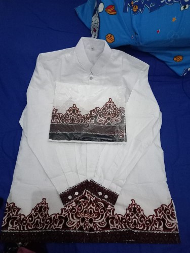 Batik Solo Trendi Tumpal Putih Set Sarung Dan Koko