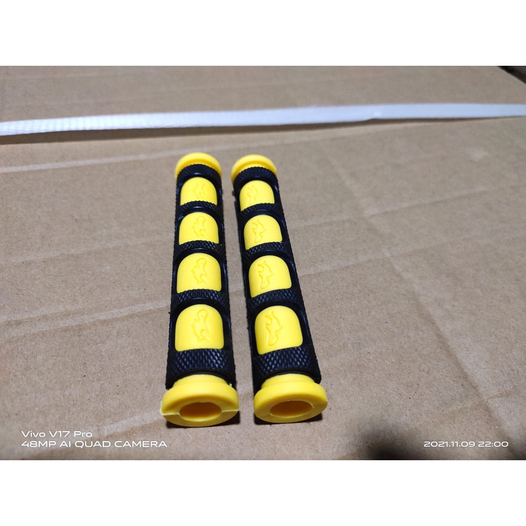 karet handle / sarung handle universal sepasang karet handle rem bisa untuk semua motor