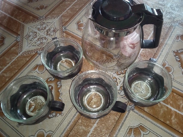Teapot / Teko Set Gelas Bahan Kaca + Penyaringan / 5 In 1 / Dapat 1 Teko Dan 4 Gelas (perabotan)