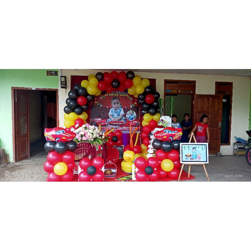 Dekorasi tedhak Siten