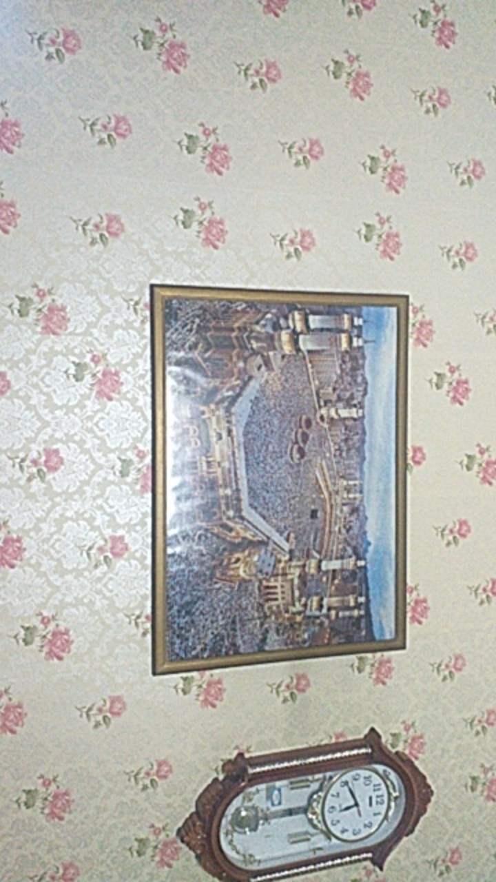 Wallpaper Dinding Bunga Kilap Pink