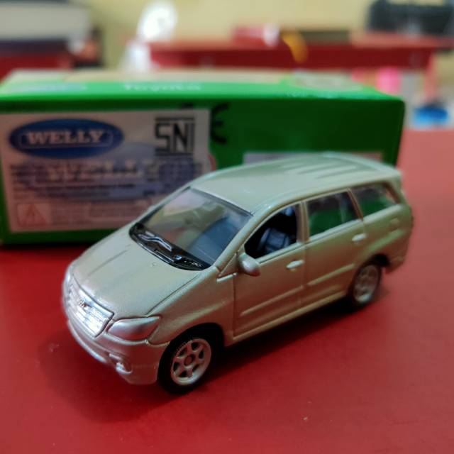 tomica innova