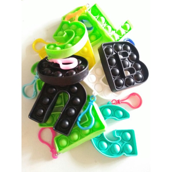 Gantungan Kunci Pop it Bentuk Huruf/ Fidget Toys Ganci Huruf Mini