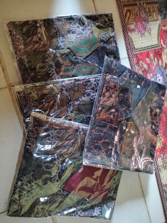 Kemeja Batik Pria Lengan Panjang Lapis Furing Minulya Gondongen  Hijau