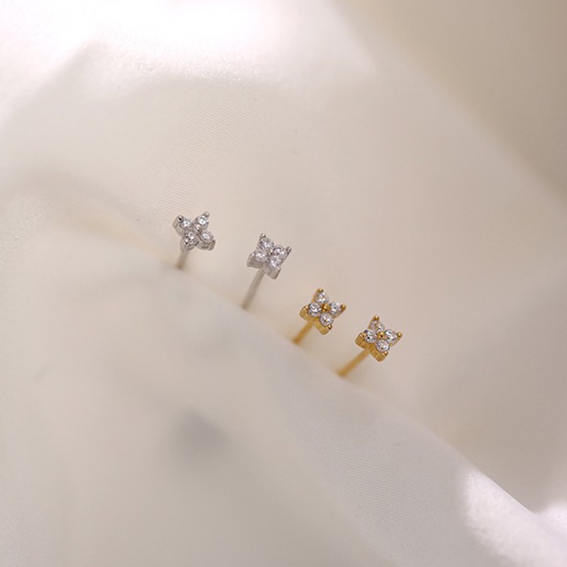 [ACKER] 1 Pasang 925 Perak Jarum Mini Zirkon 4 Daun Semanggi Anting-Anting Sederhana Fashion Bunga Stud Anting-Anting untuk Wanita