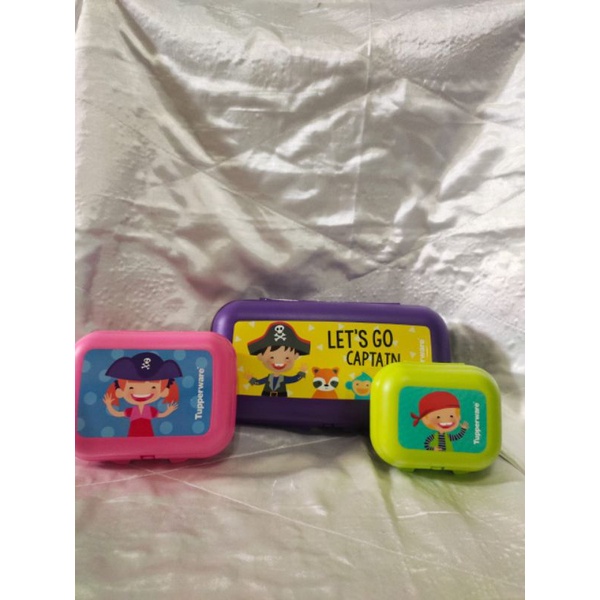 Captain Oyster Tupperware