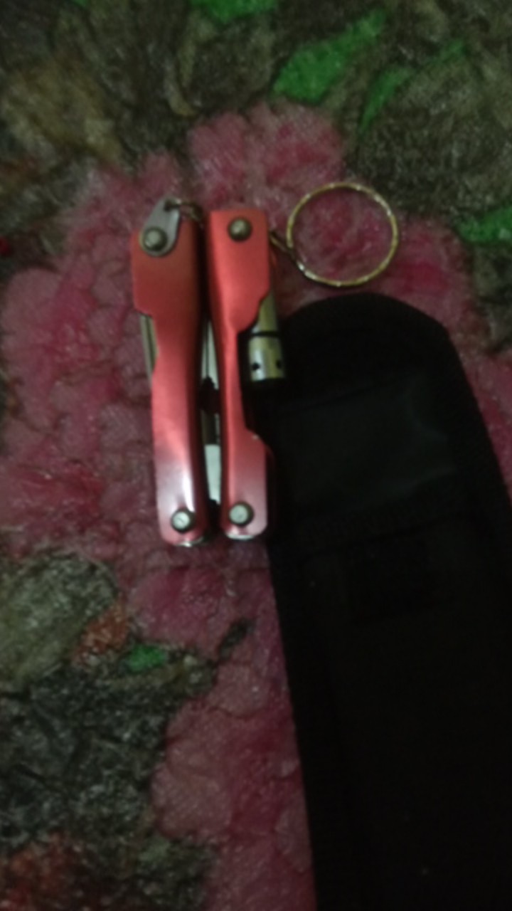 Tang Multifungsi Senter - Tang Lipat