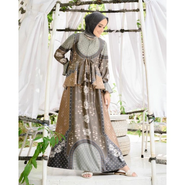 PRELOVED Lily Dress Wearing Klamby