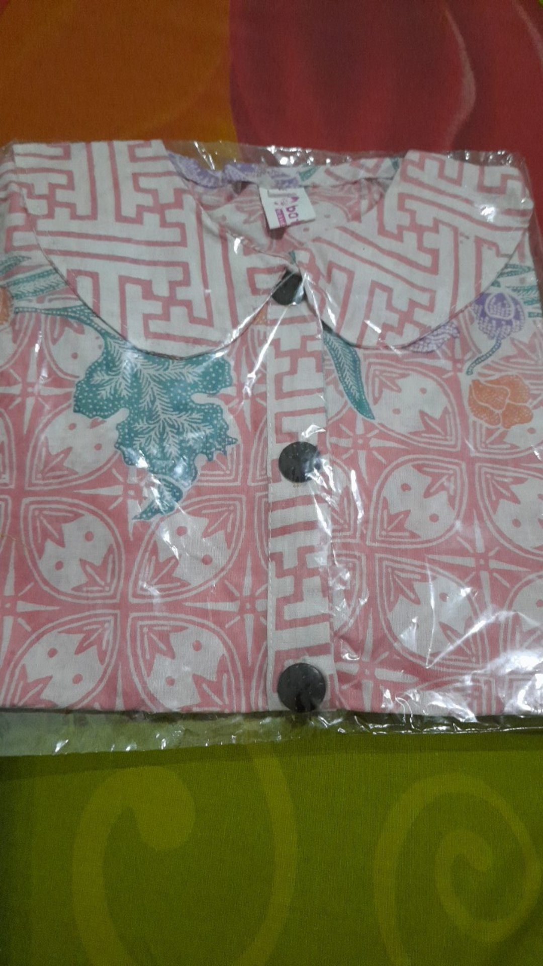 Blus Batik Anak Pink Soft Kemeja Batik Anak Perempuan Berkerah Kancing Depan Model Lengan Bop Cantik