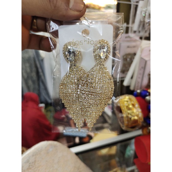 anting penganten/anting baju gaun.