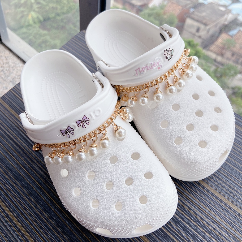 Charms Crocs Jibitz Rantai Manik-Manik Berlian Mutiara Bahan Metal Untuk Dekorasi Sepatu Wanita