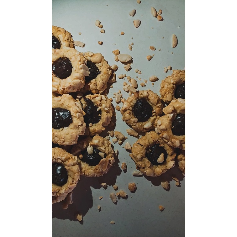

SHINE ThumbNut Cookies