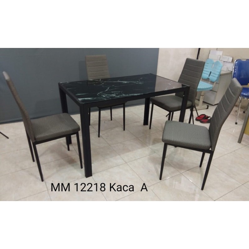 1 SET MEJA MAKAN + 4 KURSI