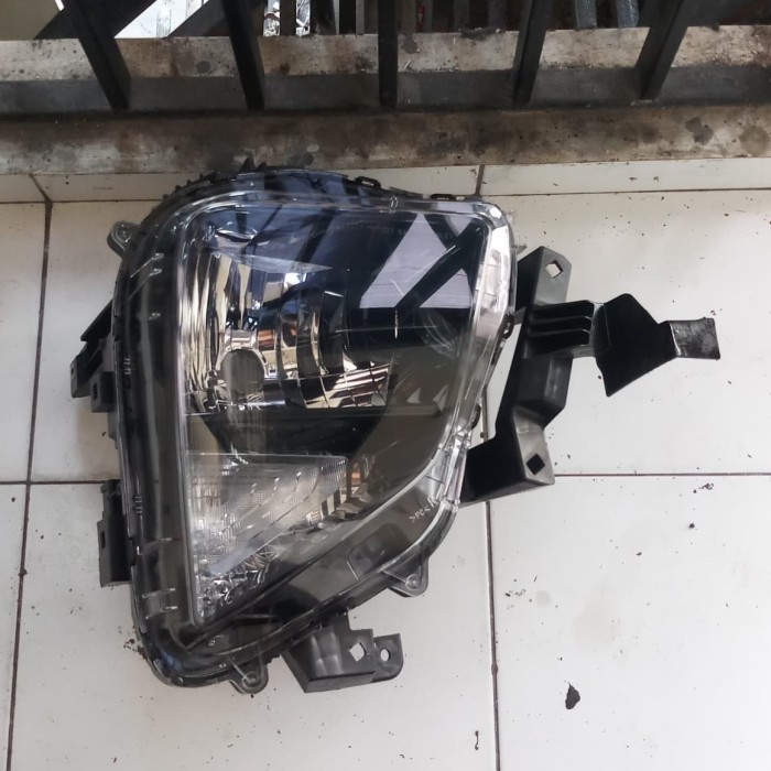 Bekas} Headlamp Mitsubishi Xpander Original Limited