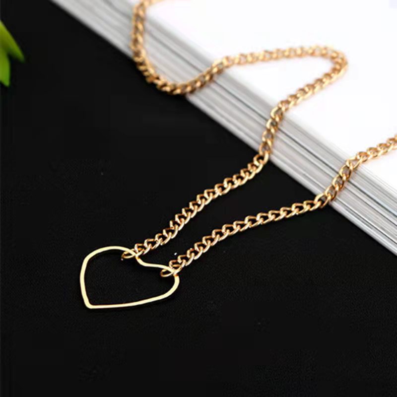 Kalung Rantai Choker Heart Aksesoris Fashion Wanita - Kalung Rantai Hollow Heart Silver Necklace