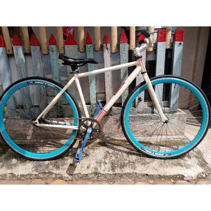 sepeda fixie united soloist