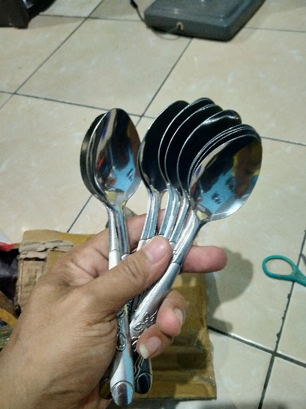 Sendok Makan Stenless Motif Bunga 1pack Isi 12pcs