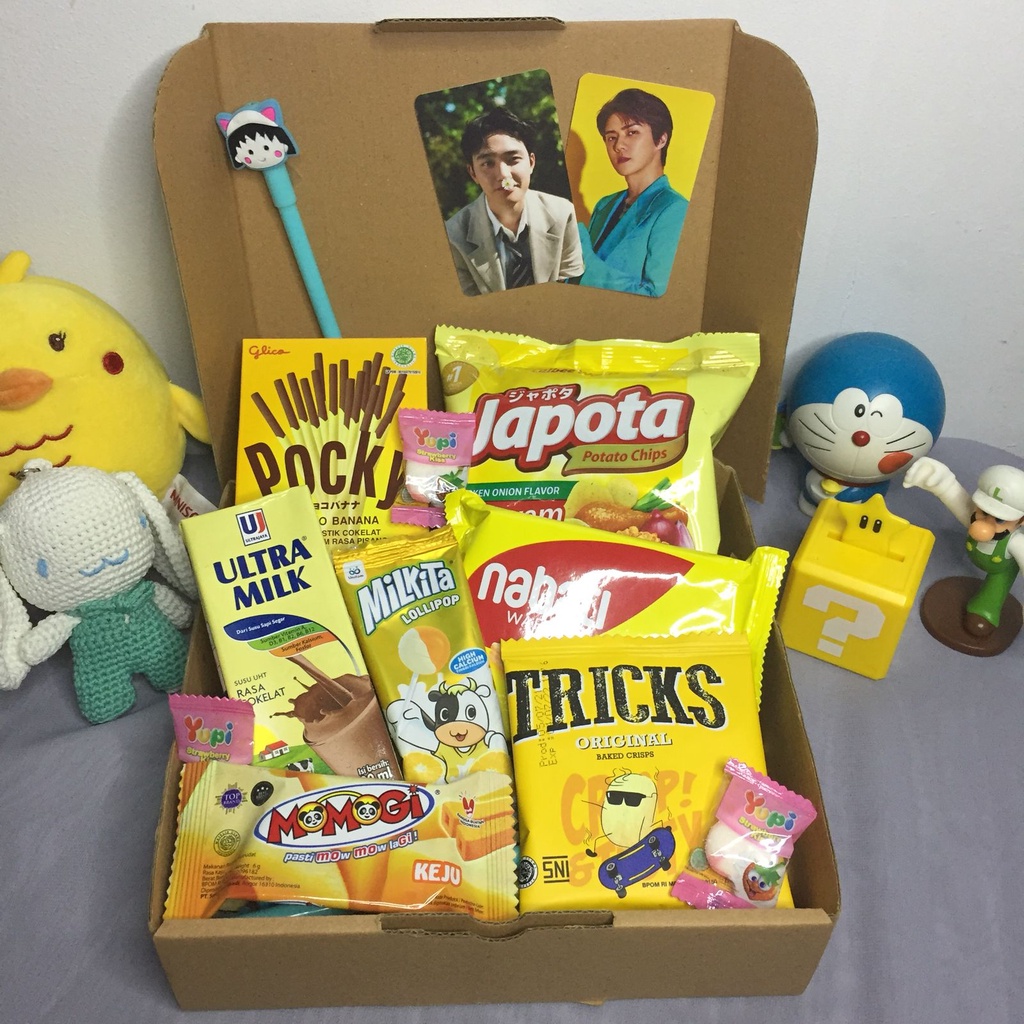 

SNACK BOX YELLOW / SNACK BOX MURAH / KADO / HAMPERS / FREE PHOTOCARD