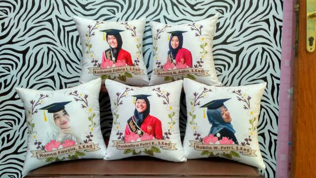 Bantal Custom Foto Wedding Pernikahan Wisuda / Gambar / Tulisan Uk 30x30